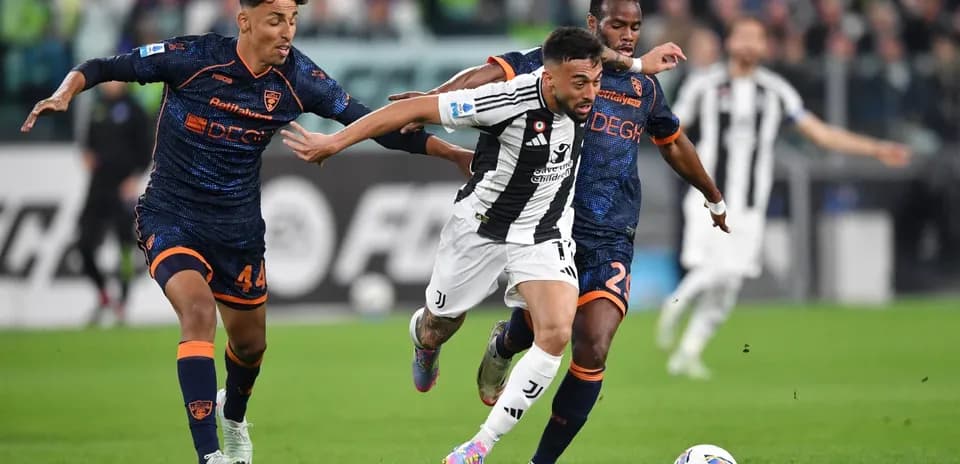 Joueur de la Juventus en action contre Lecce