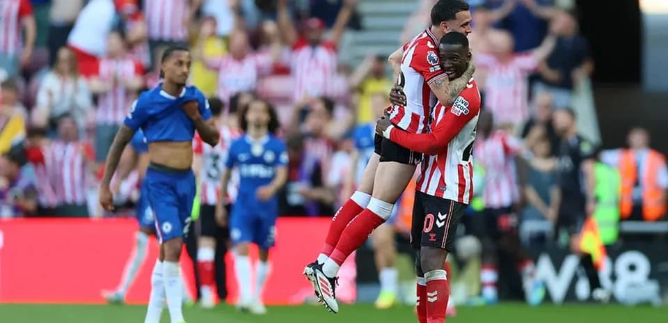 Joueurs de Sunderland célèbrent un but contre Chelsea