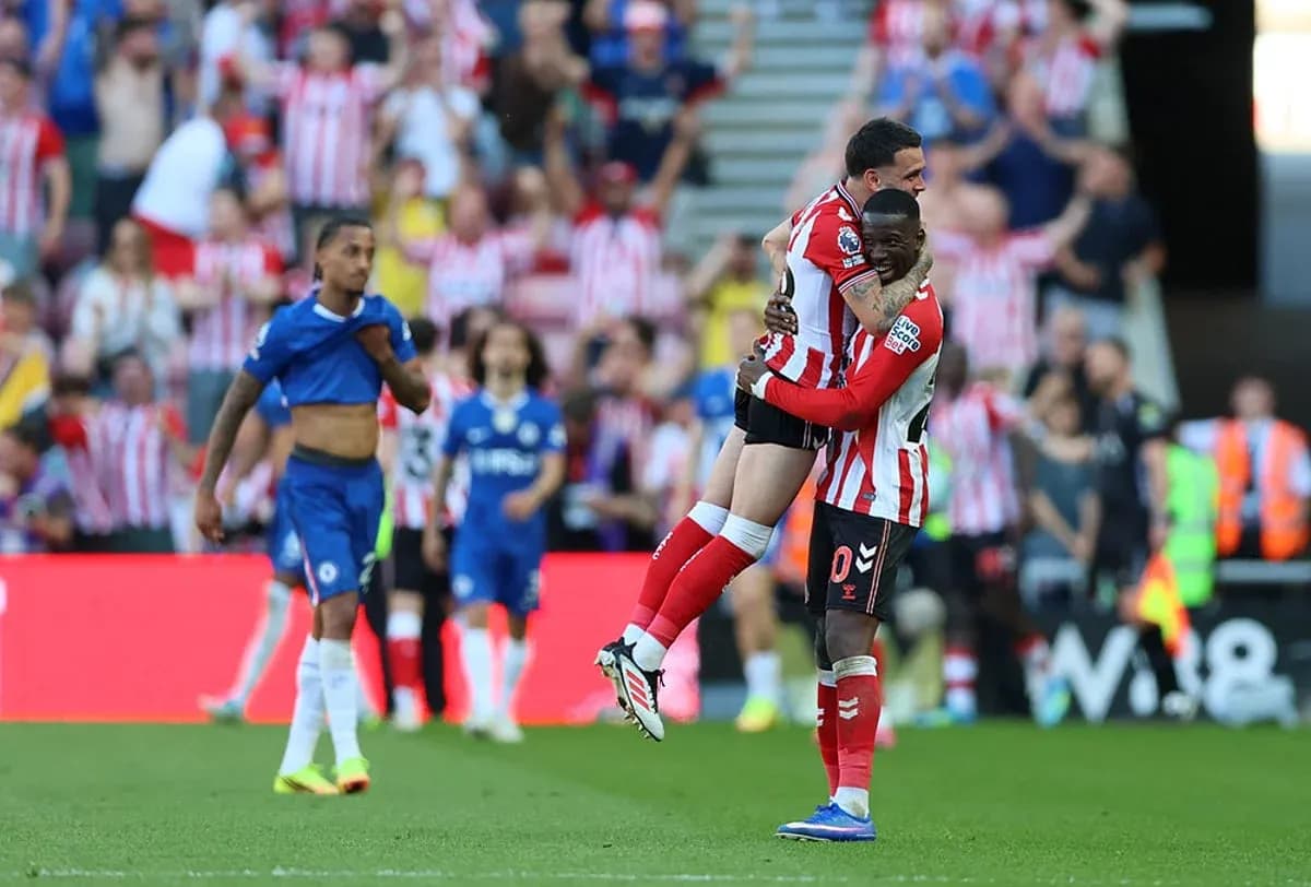 Joueurs de Sunderland célèbrent un but contre Chelsea