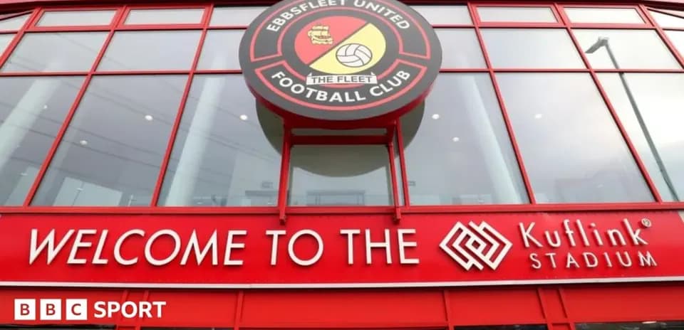 Entrée du Kuflink Stadium d'Ebbsfleet United
