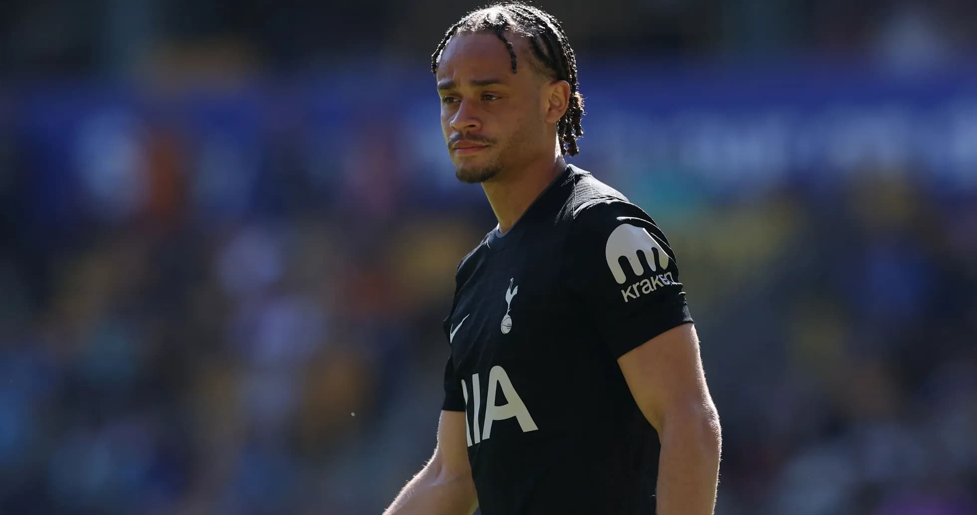 Joueur de Tottenham sur le terrain pendant un match