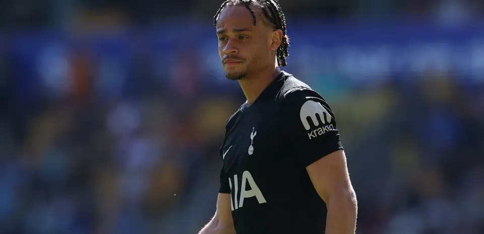 Joueur de Tottenham sur le terrain pendant un match