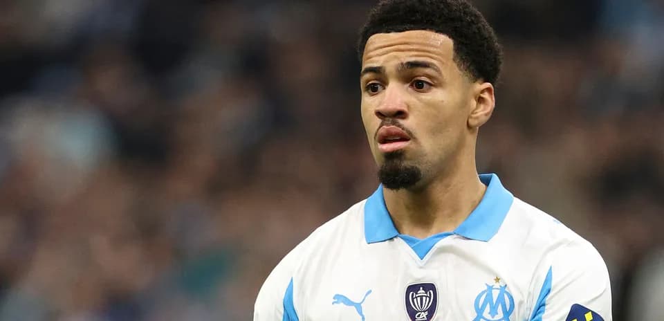 Joueur de l'OM en action sur le terrain