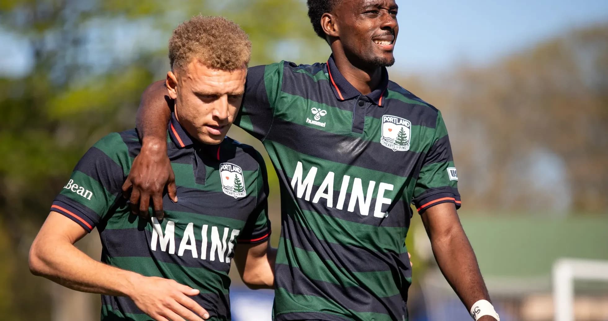 Joueurs de Portland célébrant un but