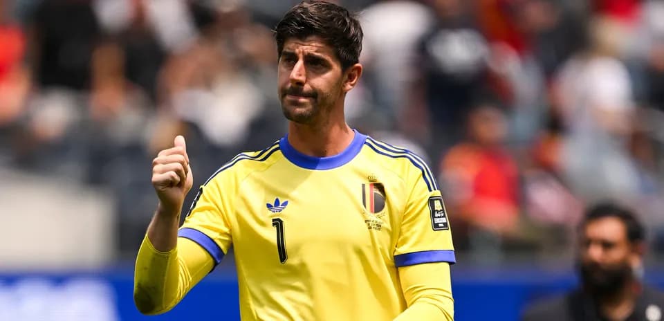Gardien de but belge faisant un signe d'approbation