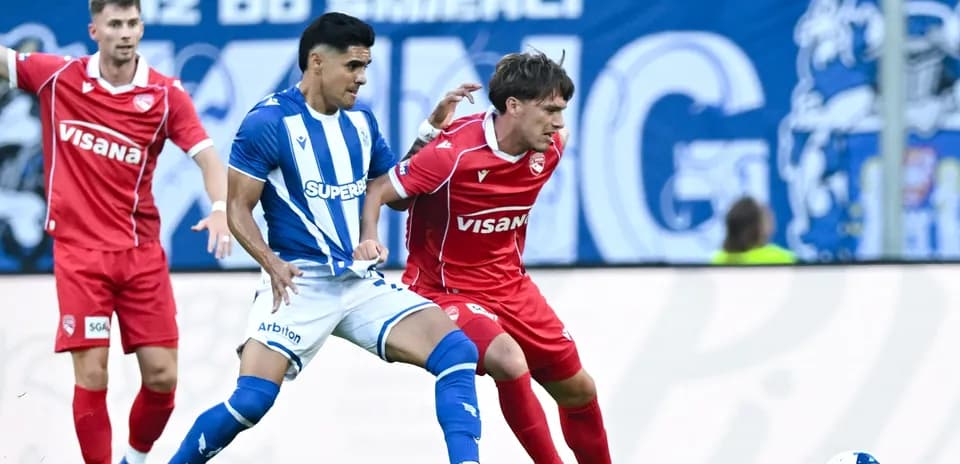 Deux joueurs en compétition lors du match