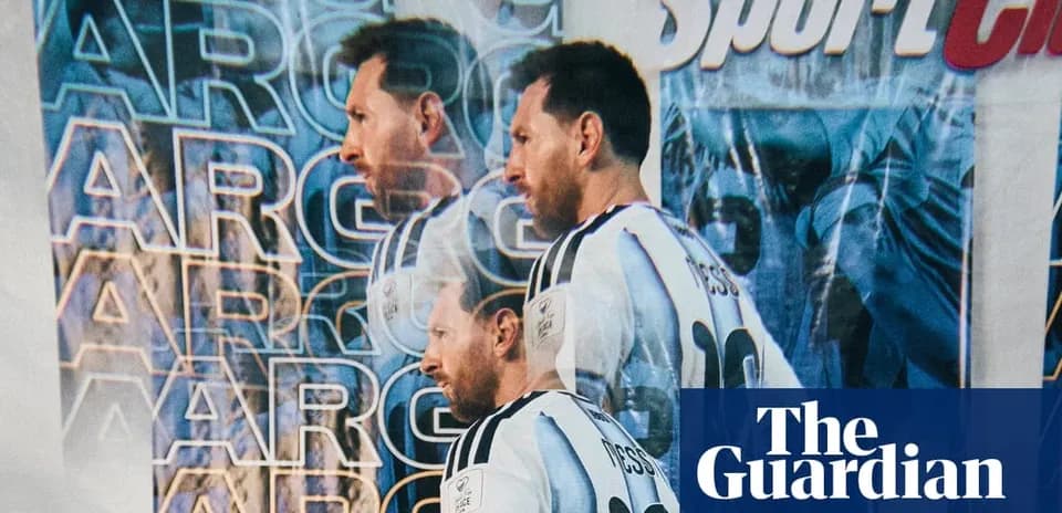Joueur en maillot argentin avec impression en arrière-plan
