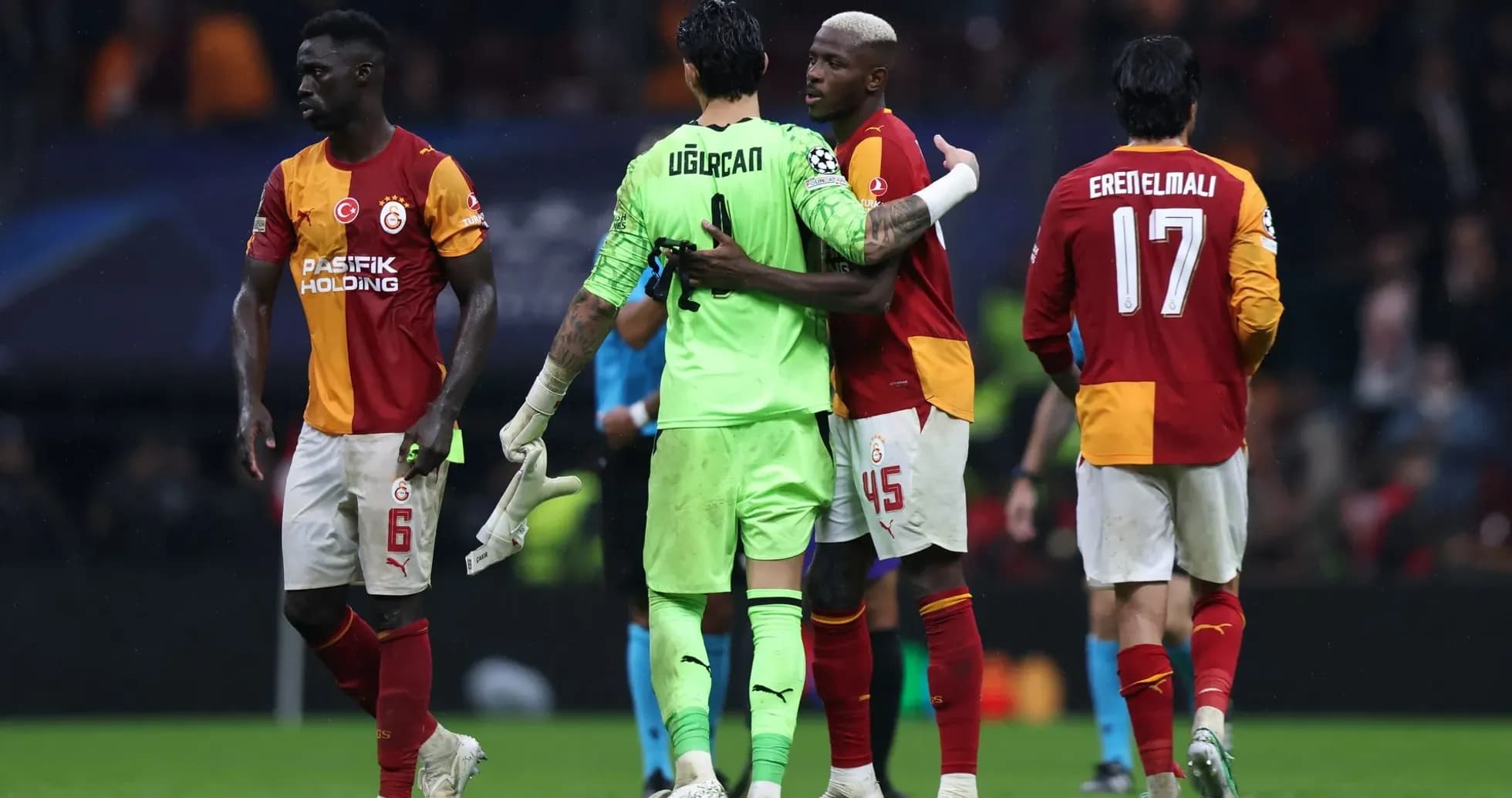 Joueurs de Galatasaray célébrant après le match