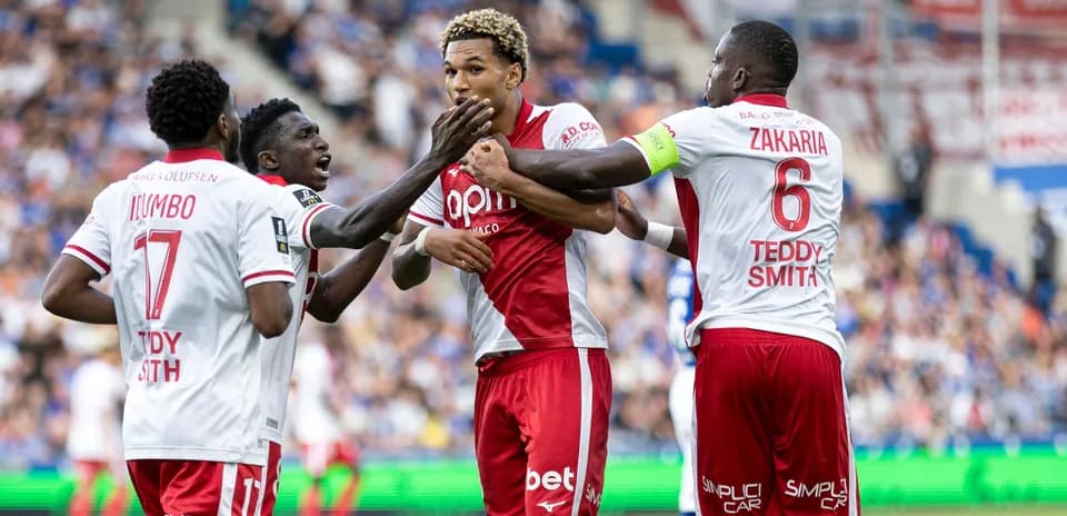 Joueurs de l'AS Monaco célébrant un but