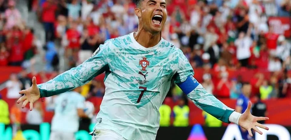 Cristiano Ronaldo célébrant un but avec le Portugal