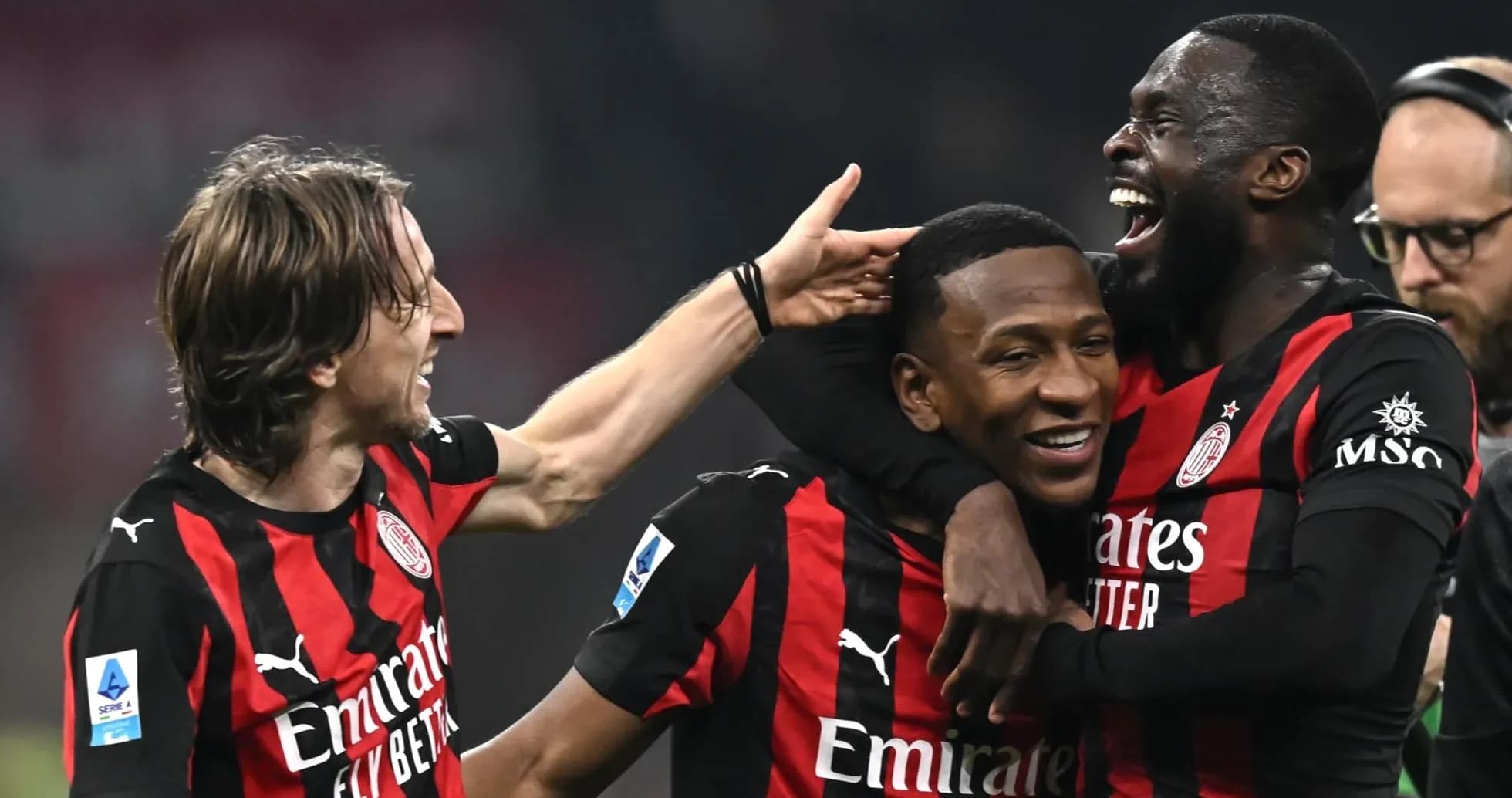 Joueurs de l'AC Milan célébrant un but