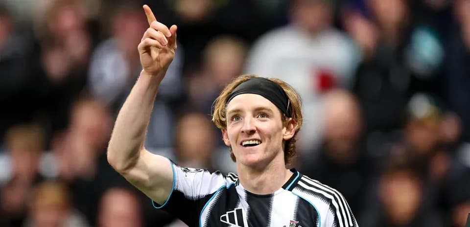 Joueur de Newcastle célébrant un but au stade