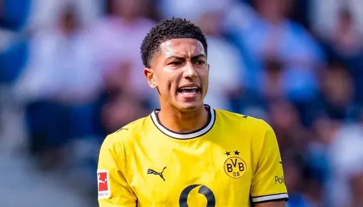 Joueur de Dortmund en action sur le terrain