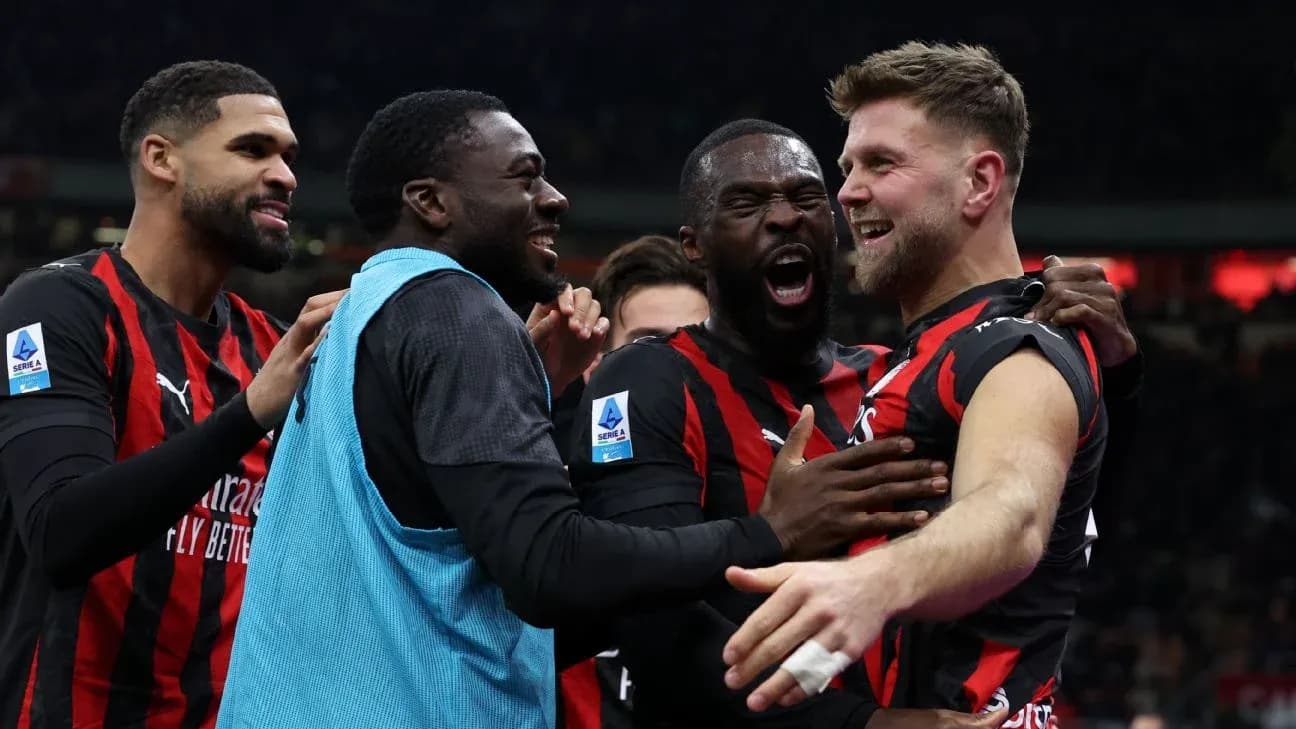 Joueurs de l'AC Milan célébrant un but