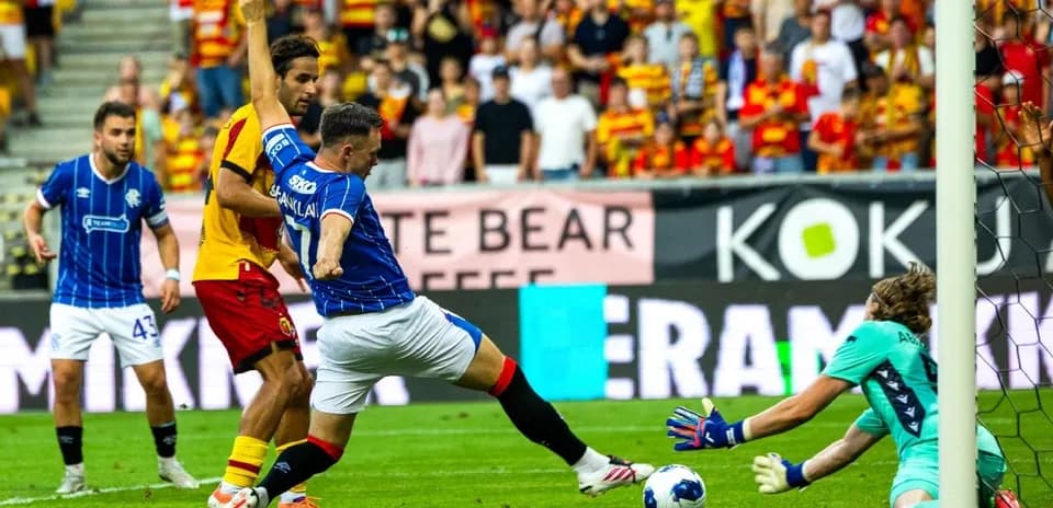 Rangers et Jagiellonia en action lors du match