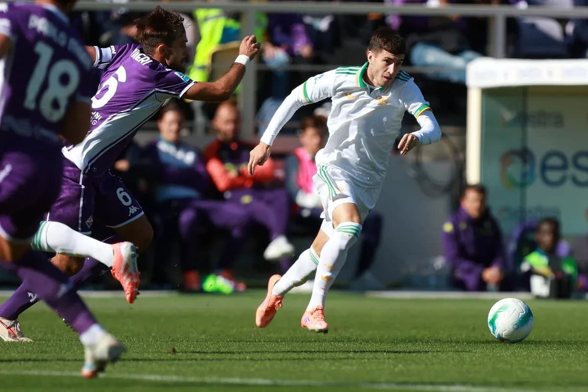 Joueur courant avec le ballon pendant le match