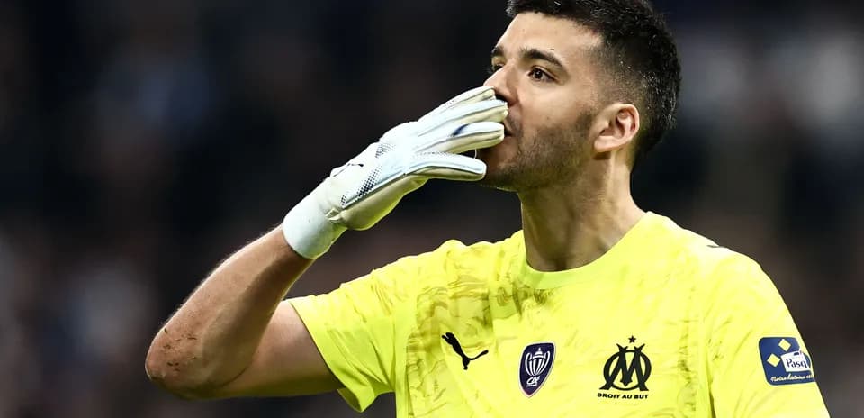 Gardien de but saluant les supporters après le match