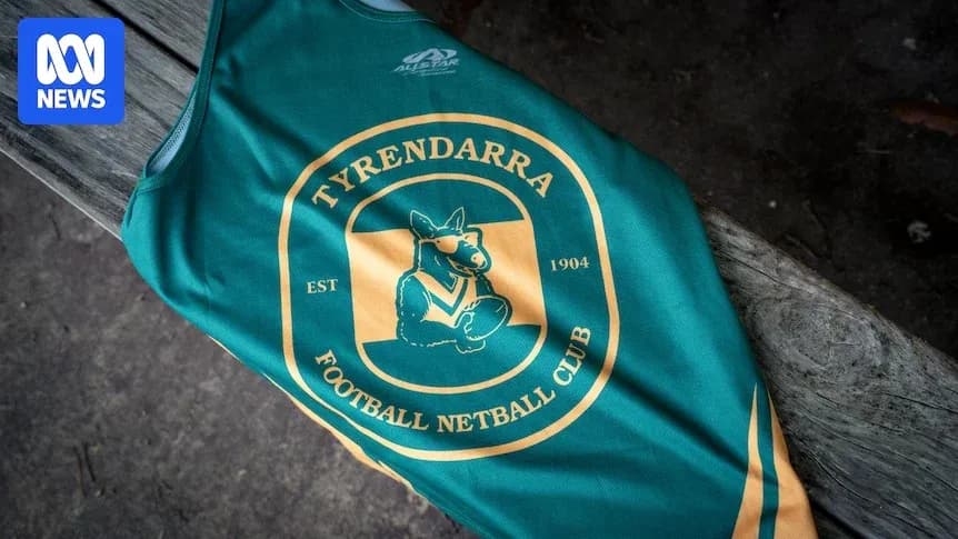 Maillot du Tyrendarra Football Netball Club sur banc
