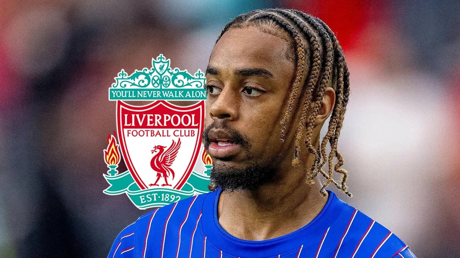 Joueur de Liverpool en maillot bleu avec logo