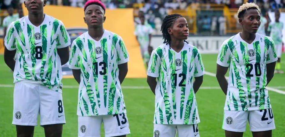 Quatre joueuses de l'équipe nationale du Nigeria alignées