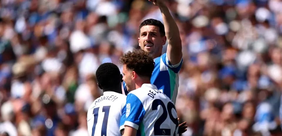 Joueurs de Brighton célébrant un but