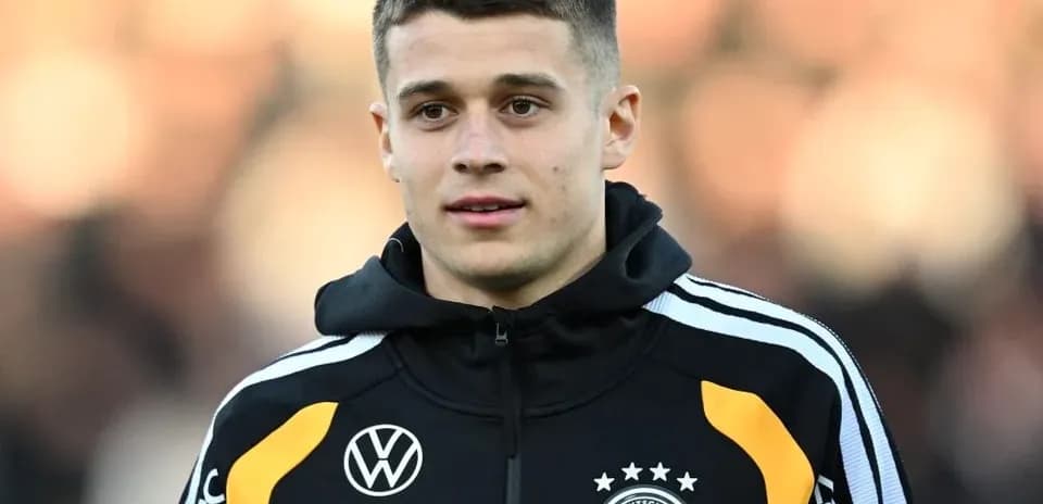 Joueur allemand en survêtement avant le match