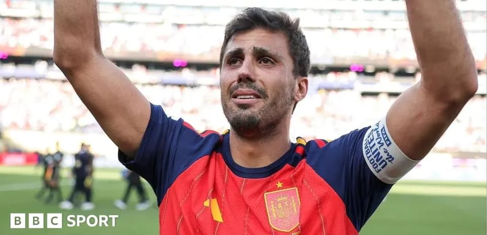 Joueur espagnol saluant les fans après le match