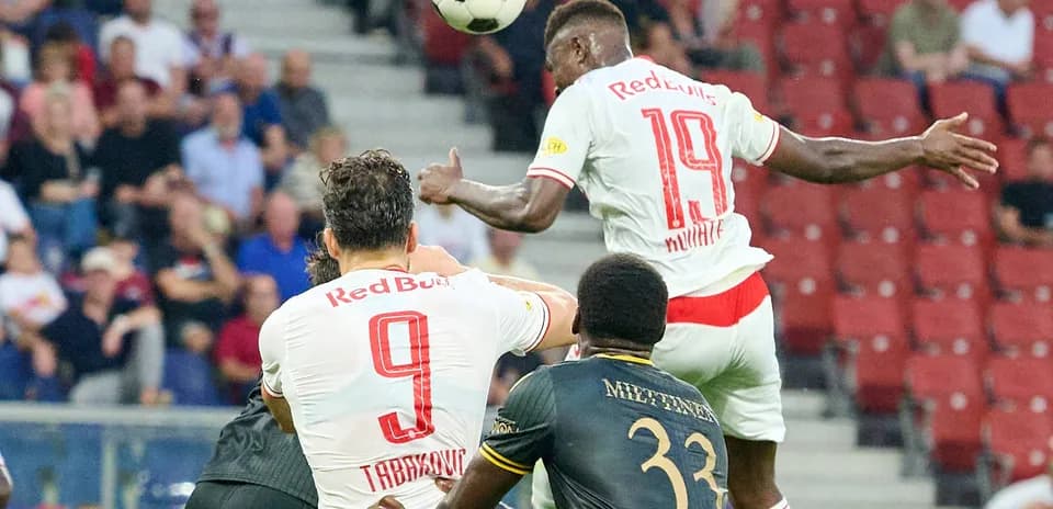 Joueurs de Red Bull Salzburg en action
