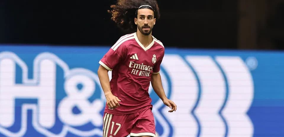 Joueur du Real Madrid courant sur le terrain