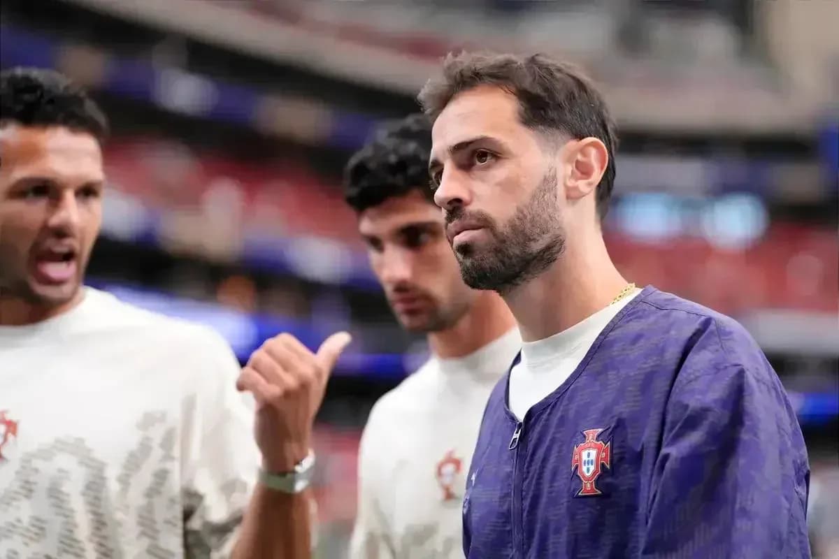 Joueurs portugais discutant avant un match
