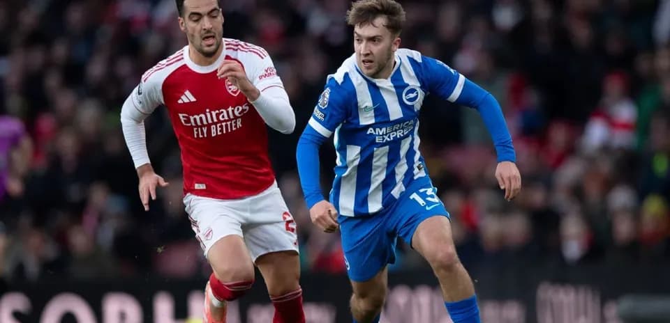 Joueurs d'Arsenal et Brighton en action sur le terrain
