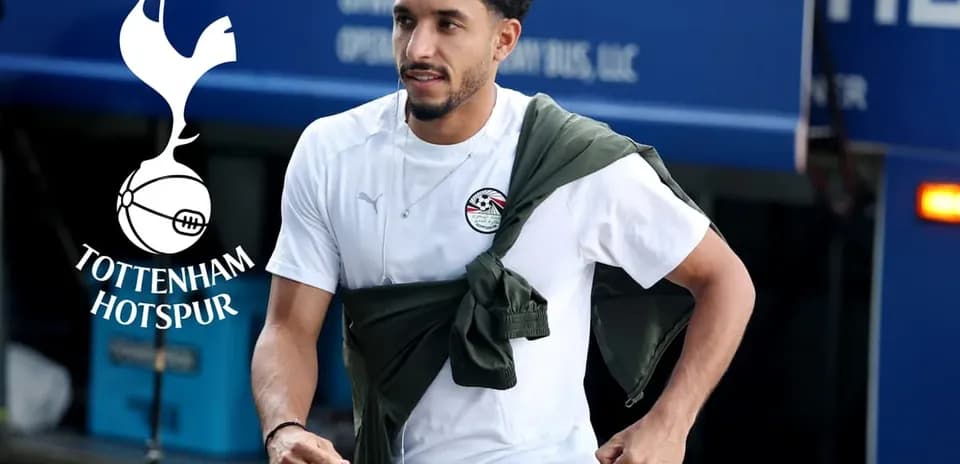 Joueur de Tottenham entrant avec un survêtement