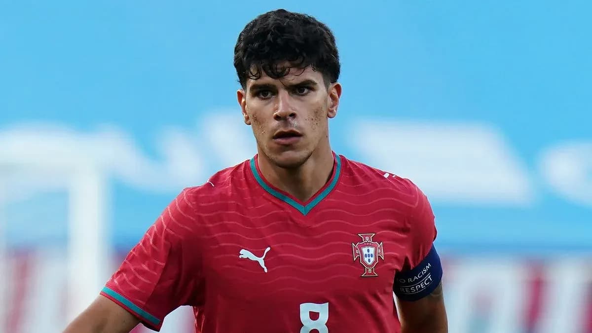 Joueur portugais en action sur le terrain