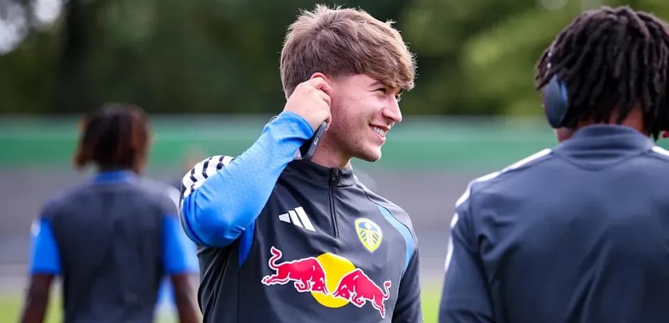 Joueur de Leeds United pendant l'échauffement