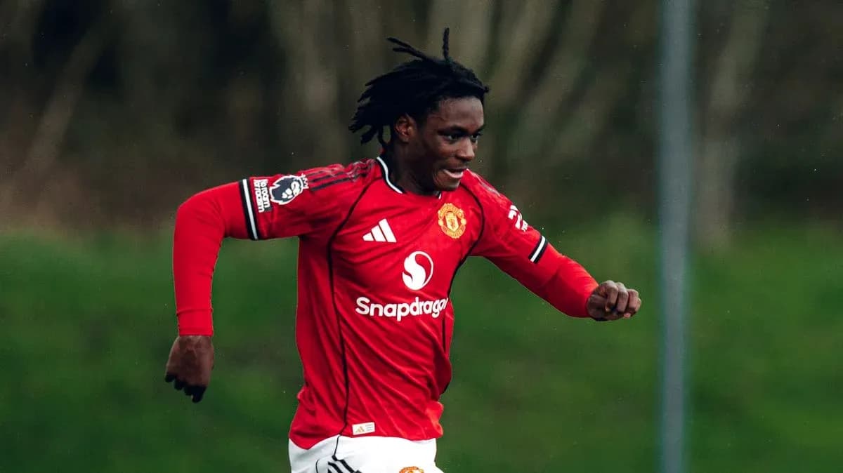 Joueur courant avec le maillot de Manchester United