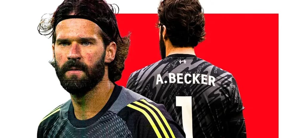 Gardien de but avec maillot de Liverpool en arrière-plan