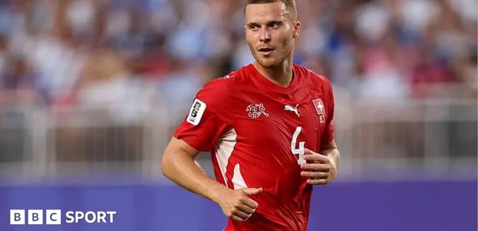 Joueur suisse en action sur le terrain