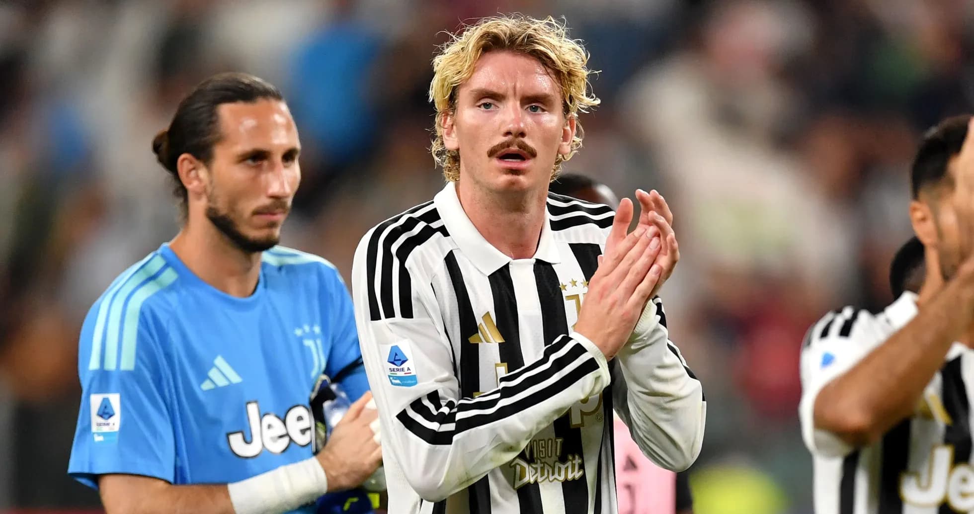 Joueurs de la Juventus applaudissant après le match