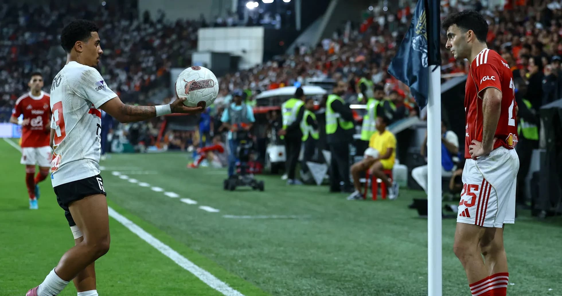 Joueur effectuant une touche pendant un match