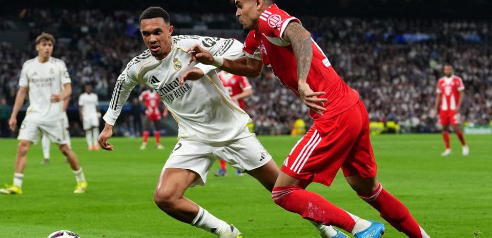 Joueurs de Real Madrid et Bayern en action
