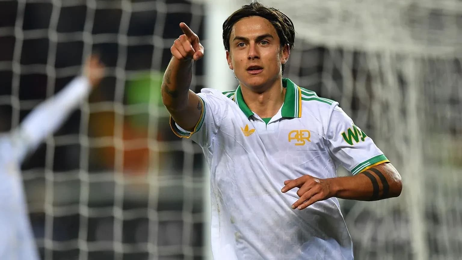 Joueur pointant après un but marqué