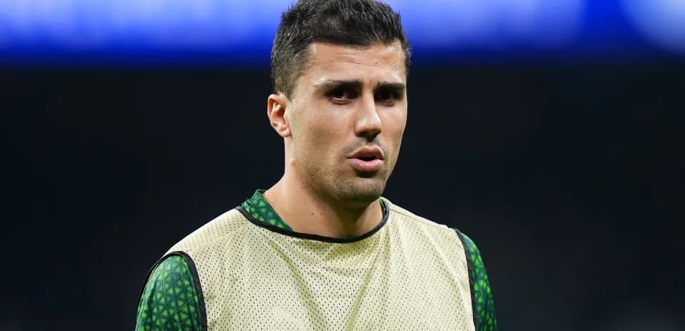 Joueur en tenue d'entraînement sur le terrain