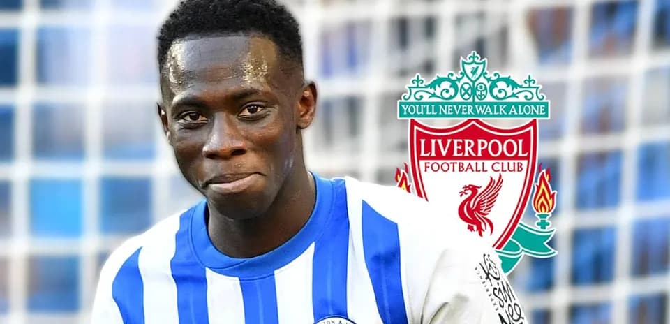 Joueur de Brighton avec logo de Liverpool en arrière-plan