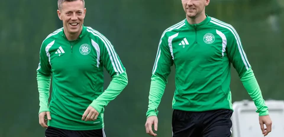 Deux joueurs de Celtic en tenue d'entraînement