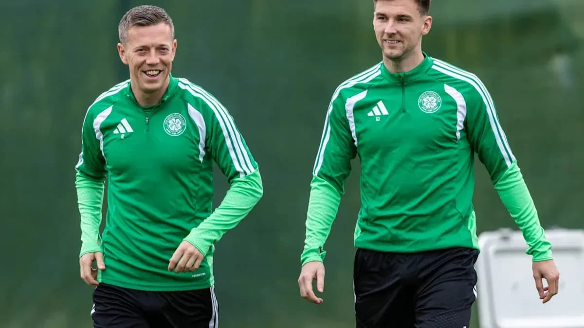 Deux joueurs de Celtic en tenue d'entraînement