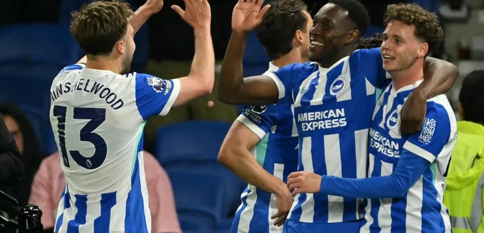 Joueurs de Brighton célébrant un but