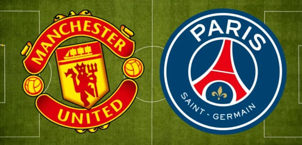 Logos de Manchester United et Paris Saint-Germain sur terrain
