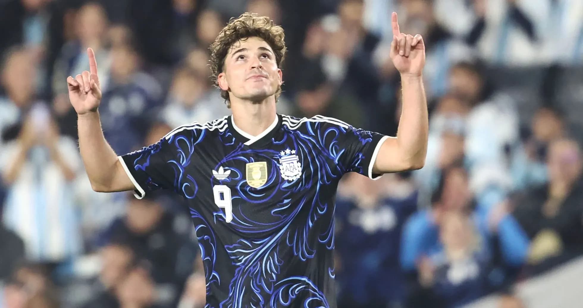 Joueur d'Argentine célébrant un but au stade