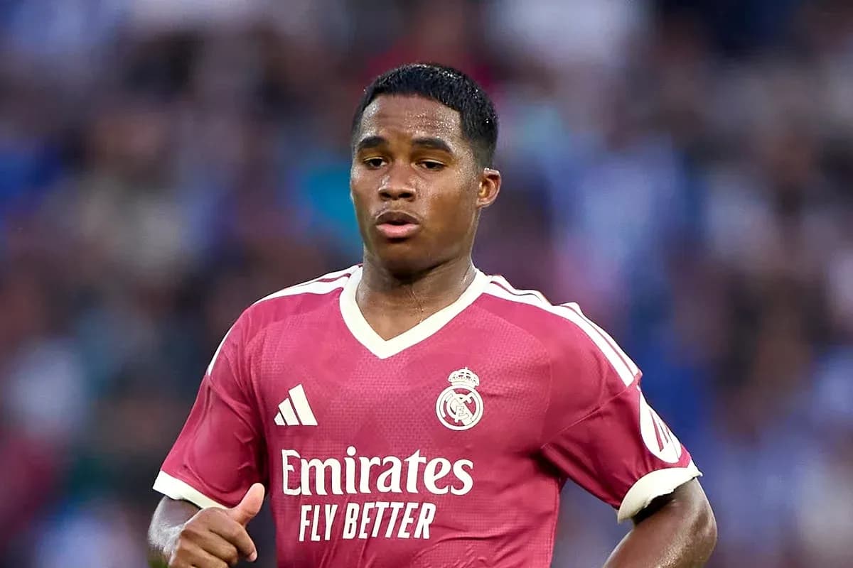 Joueur de football portant le maillot du Real Madrid