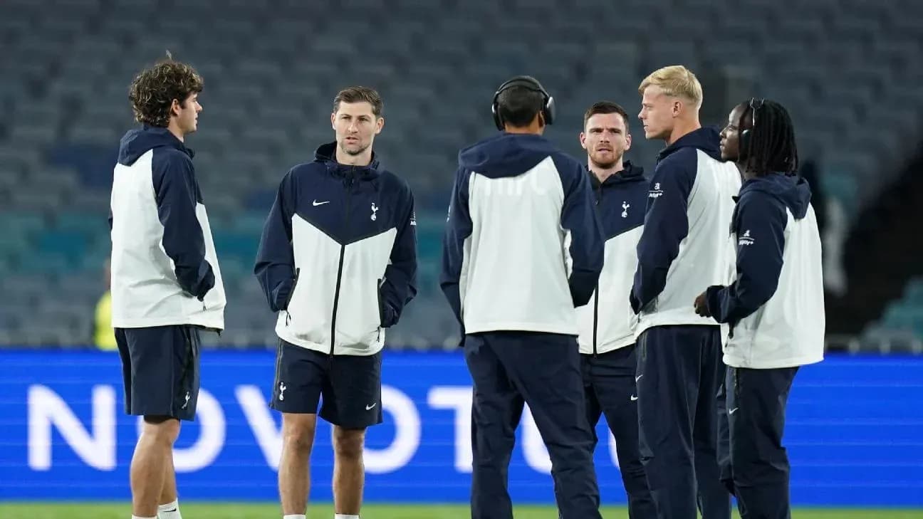 Joueurs de Tottenham discutant avant le match